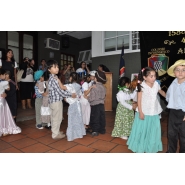 Día de la Cruz de los Milagros y el cumple del Colegio - Turno TARDE